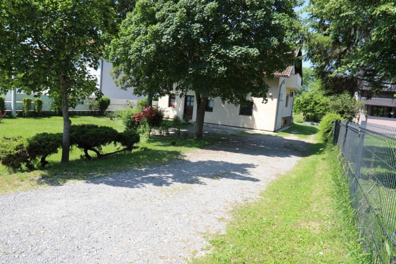 Maple Place Velika Gorica Zewnętrze zdjęcie